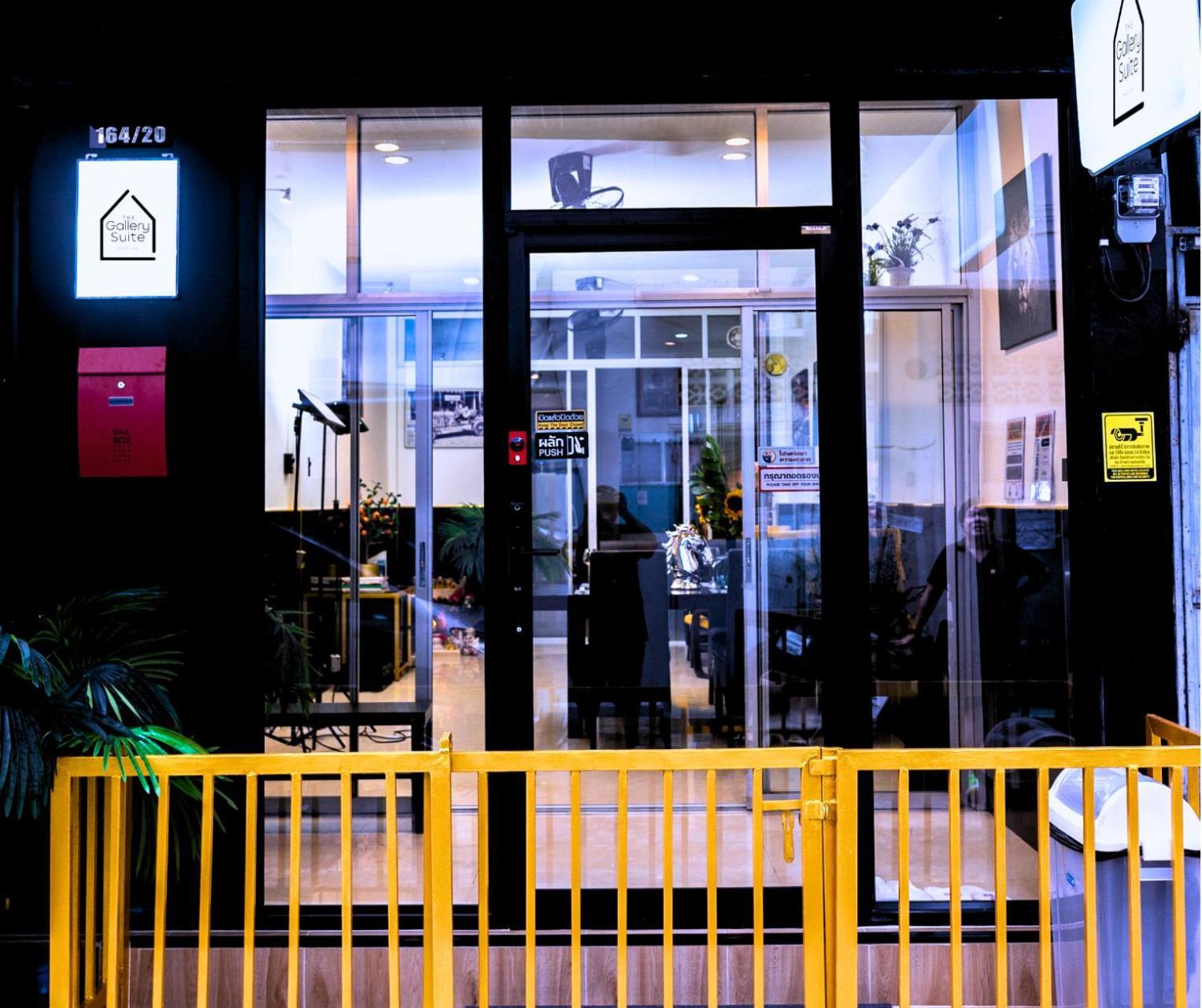The Gallery Phayathai Guest house *